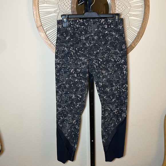 Lululemon Align Crop 21" Equalized Multi size 8 - Picture 6 of 15